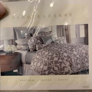 Barbara Barry Queen Duvet set